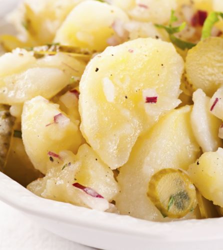 Kartoffelsalat mit Essig-Öl-Dressing - der Klassiker für Norddeutschland