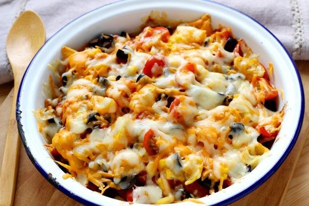 Überbackene NACHOS mit Käse und Tomaten