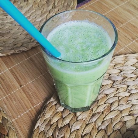 Green Summer Breeze Smoothie