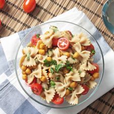 Sommerlicher Pasta-Salat mit Kichererbsen